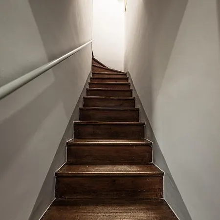 Apartment Mon
